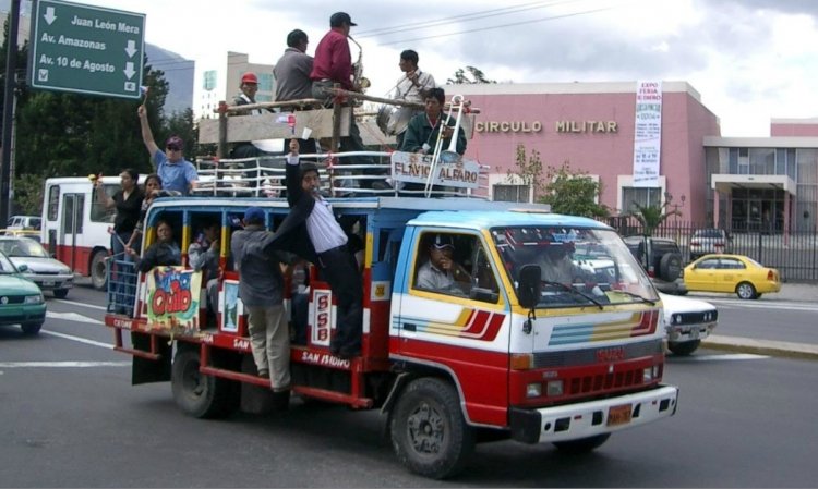 Izusu NPR (en Ecuador) - Coop Flavio Alfaro
Foto de Dave Hippler, tomada de https://picasaweb.google.com
Palabras clave: ecuador isuzu