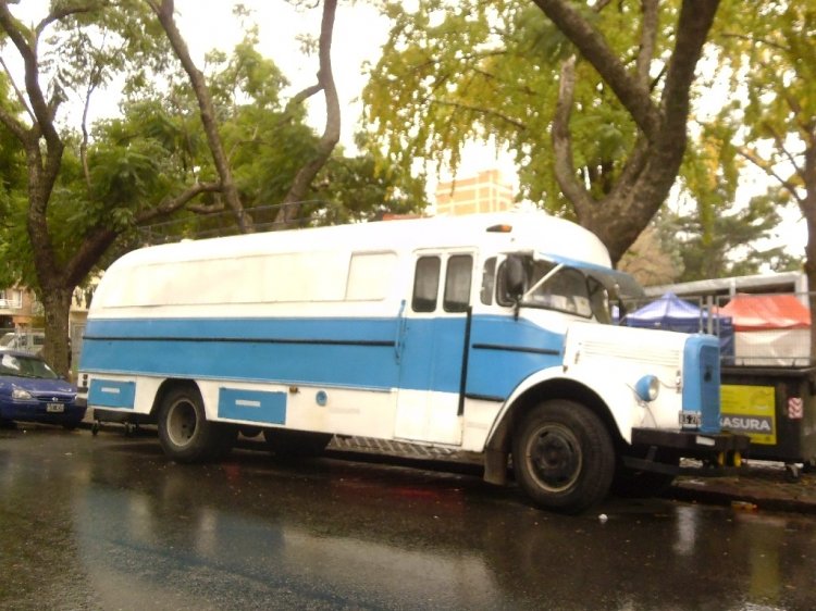 Mercedes-Benz L 312 - Braje - Particular
B 557625 - VLG 276

http://galeria.bus-america.com/displayimage.php?pid=33380
Palabras clave: furgón