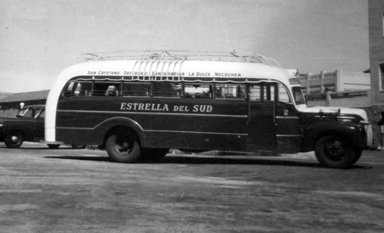 Ford - Decaroli - La Estrella del Sud
Línea 14 (Luego 283) - Interno 2

Foto del Museo Histórico Regional de Necochea
