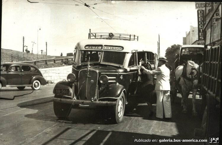 Chevrolet (G.M.C.) - Excursión
68561

Foto de autor desconocido publicada para su venta en ebay.com
