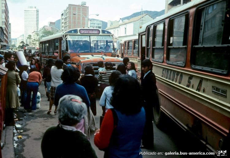 Dodge - ?? - ¿Republicana?
Foto de Gordon Vaughan tomada de https://picasaweb.google.com

[Datos de derecha a izquierda]
