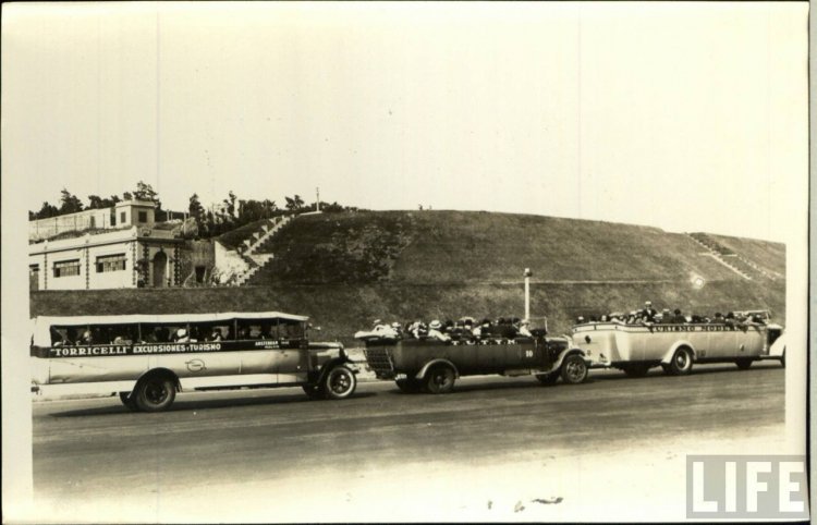 ?? - ?? - Torricelli Excursiones y Turismo (En Uruguay)
Foto: Revista Life
Palabras clave: uruguay bañaderas