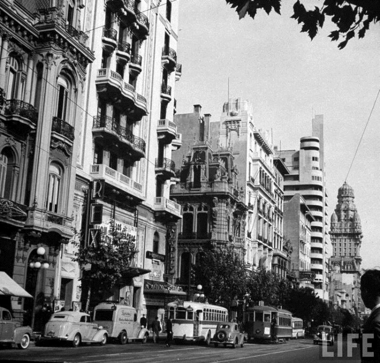 ¿Aclo? - ?? - ¿CUTCSA?
Foto de la Revista Life
Palabras clave: uruguay