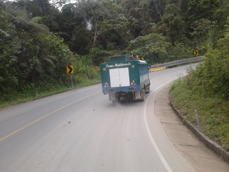 CHIVA DEL SUR ORIENTE DEL ECUADOR
HINO FB CHIVA
Palabras clave: HINO FB CHIVA