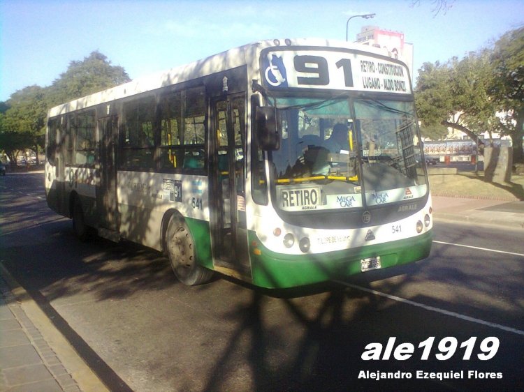Agrale MT 12 - Todo Bus - Transportes Lope De Vega
Línea 91 - Interno 541
9 de Julio e Independencia
Palabras clave: linea_91 lope_de_vega tb_pompeya_mt12 constitucion