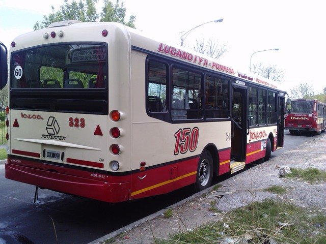 Materfer Águila - T.A.R.S.A.
Línea 150 - Interno 323 
(ex prestataria de la linea 150 - actualmente es NUDO)
http://galeria.bus-america.com/displayimage.php?pos=-26897

Fuente: Skyscrapercity
Palabras clave: Materfer 