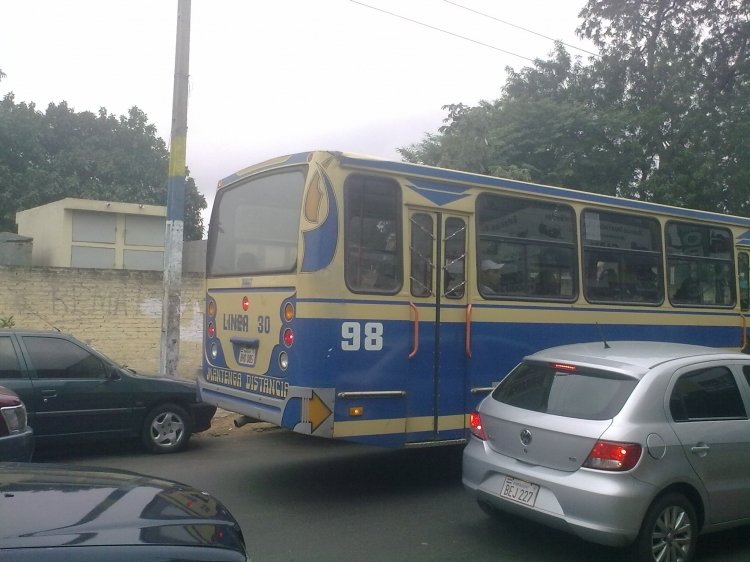 Buses del Paraguay
BHO085
http://galeria.bus-america.com/displayimage.php?pos=-27815
