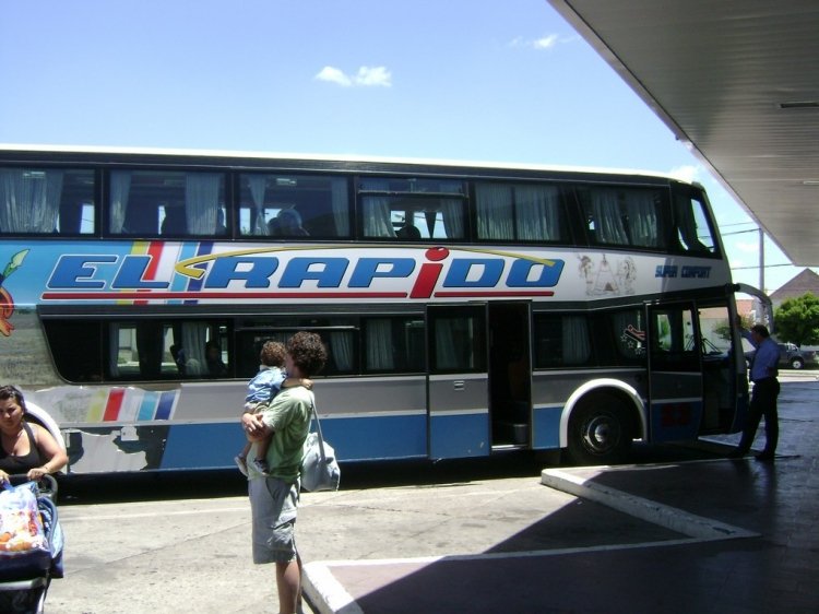 Scania - Troyano - El Rápido S.A.
Interno 23
Terminal de ómnibus de Pehuajó

Foto: Sebastián Gutiérrez
Palabras clave: Scania Troyano Calixto El Rapido Pehuajo