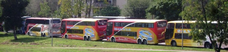 Mercedes-Benz O-500 - Busscar (en Argentina) - Zenit
Zenit y Empresa Silvia
Transporte de feligreses y peregrinos a la parroquia "Natividad del Señor" (Rosario).
Internos (de izq. a der.): 427 (Zenit); 204, 60, 200 (Empresa Silvia).
Foto: Sebastián Gutiérrez
Palabras clave: Zenit Empresa Silvia