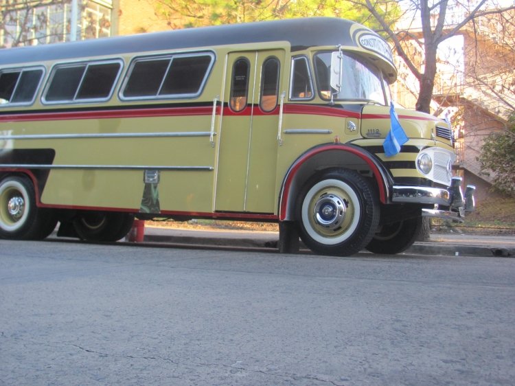 Mercedes-Benz LO 1112 - El Indio - ex M.O.N.S.A.
C 300335 - VQW 203
Línea 60 - Interno 157

http://galeria.bus-america.com/displayimage.php?pid=31903
http://galeria.bus-america.com/displayimage.php?pid=31904
http://galeria.bus-america.com/displayimage.php?pid=31960
http://galeria.bus-america.com/displayimage.php?pid=32160
http://galeria.bus-america.com/displayimage.php?pid=32161
http://galeria.bus-america.com/displayimage.php?pid=32162
