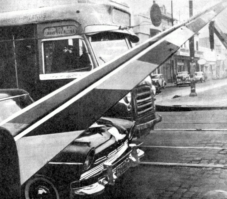 Isotta Fraschini - Caproni (en Argentina) - Transportes Colegiales
Línea 402
