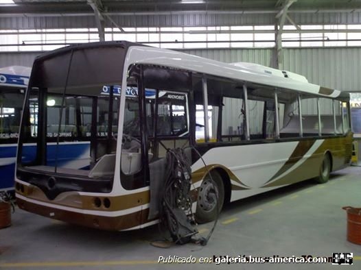 Mercedes-Benz OH 1718 L - Nuovobus Menghi - Ttes.Santa Fe
Nuovobus Menghi OH 1718L SB de la linea 39 que estrena nuevo esquema. Esta unidad va ir equipada con Vidrios Sellados. Al lado se puede observar uno de los nuevos Menghi para la linea 124.

Fuente: http://www.linea-39.com.ar / https://www.facebook.com/Linea39
Palabras clave: Menghi 39 Santa Fe