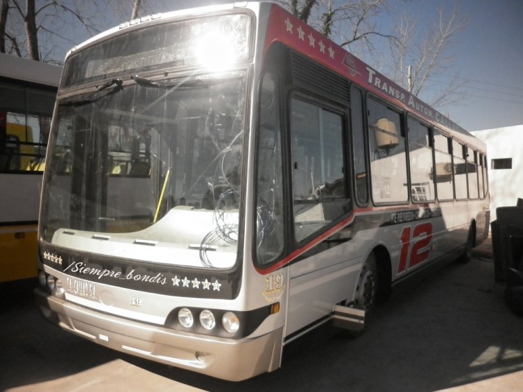 Mercedes-Benz OH 1718 L - Nuovobus - T.A. Callao
Si no me equivoco, este es el último Nuovobus del viejo modelo para la 12.
Palabras clave: Nuovobus Callao