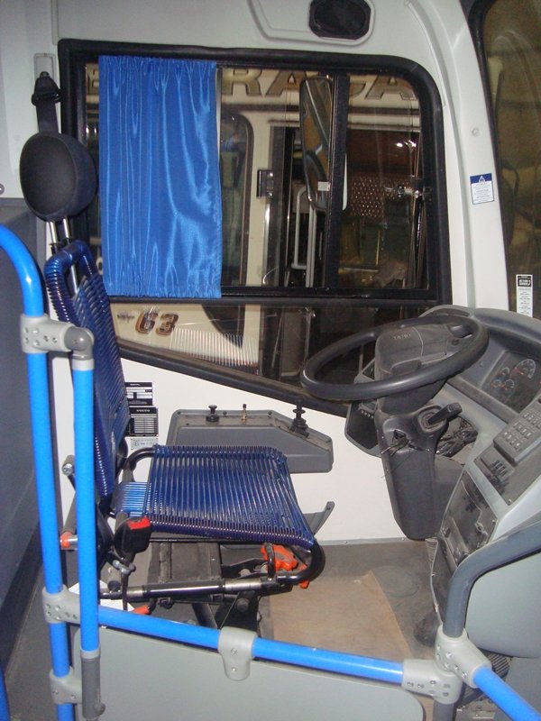 Volvo - Comil (en Argentina) - T. A. La Plata
Línea 338 - Interno 162
Vista del puesto de coducción

http://galeria.bus-america.com/displayimage.php?pid=29201
http://galeria.bus-america.com/displayimage.php?pid=29202
Palabras clave: Comil