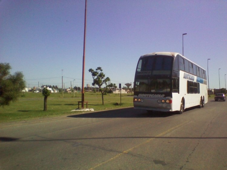 Mercedes-Benz O-400 RSD - D.I.C. - Empresa Montecarlo
Mercedes-Benz O-400 RSD carrozado con MegaDic X2 
de la empresa Montecarlo
Palabras clave: Montecarlo O400RSD MegaDic DIC
