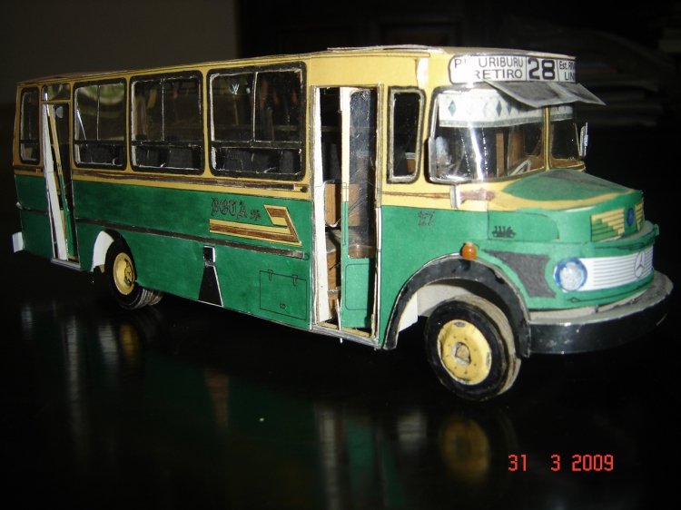 LO 1114 - CARROCERÍA EL DETALLE - LINEA 28
Les presento uno de mis trabajos, escala 1:28, hecha con carton, papel,pegamento. 
Palabras clave: El detalle