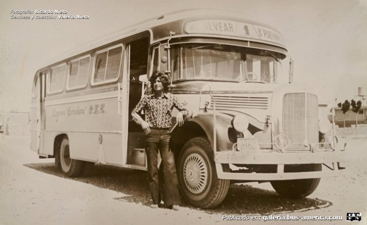 Mercedes-Benz LO 911 - El Detalle - Exp.Comodoro
U.031562

Línea 1 (Cro.Rivadavia)


Fotografía: Ricardo Nieto (en imagen)
Colección y gentileza: Valeria Nieto


Una de las empresas que conformaron a la empresa mas grande que al día de hoy continúa "Patagonia Argentina"
