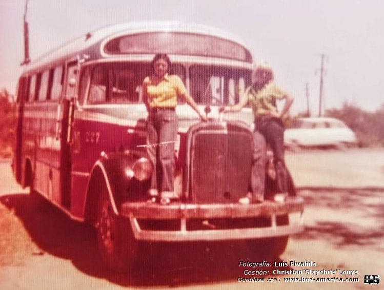 Mercedes-Benz LO 911 - Luna - Transop. Unidos de Merlo
[url=https://bus-america.com/galeria/displayimage.php?pid=68761]https://bus-america.com/galeria/displayimage.php?pid=68761[/url]

TUM (Prov.Buenos Aires), interno 227

Fotografía: Miguel Divahilo
Gestión y gentileza: Christian "Glaychris" Louys
