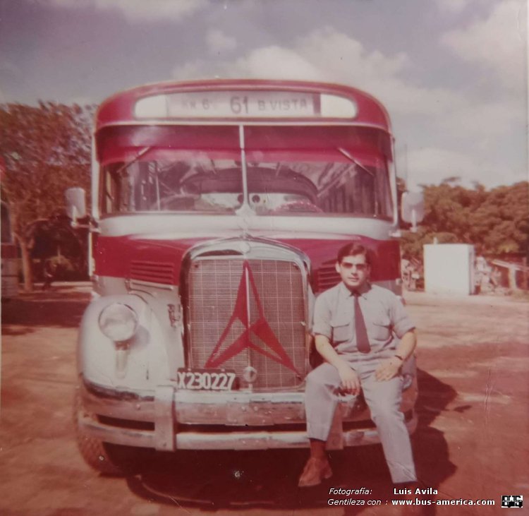 Mercedes-Benz LO 911 - Andreolli y D'Alessandro - Centro
X.230227
[url=https://bus-america.com/galeria/displayimage.php?pid=68747]https://bus-america.com/galeria/displayimage.php?pid=68747[/url]

Línea 61 (Córdoba), interno C 149

Fotografía y gentileza: Luis Avila (frente al colectivo)
