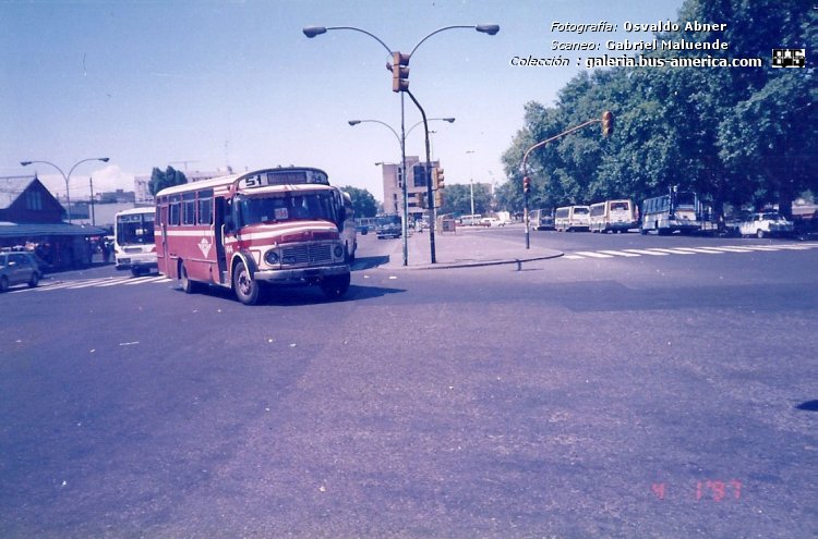 Mercedes-Benz LO 1114 - San Miguel - Exp.Cañuelas
¿B.2194514?
[url=https://bus-america.com/galeria/displayimage.php?pid=69855]https://bus-america.com/galeria/displayimage.php?pid=69855[/url]

Línea 51 ex línea 54 (Buenos Aires), interno 144


Fotógrafo: ¿Osvaldo "Ruso" Abner?
Scaneo: Gabriel Maluende
Colección: www.bus-america.com
