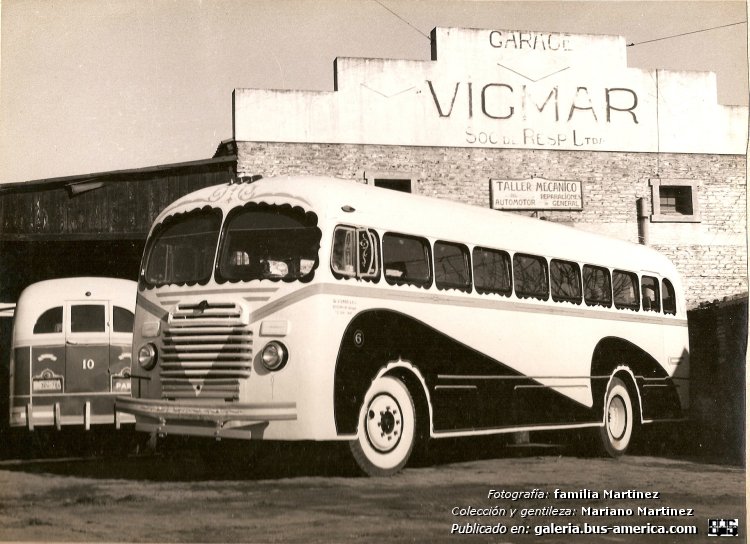 Mercedes-Benz OP 3500 - VigMar
[adelante]
[url=https://bus-america.com/galeria/displayimage.php?pid=67598]https://bus-america.com/galeria/displayimage.php?pid=67598[/url]
[url=https://bus-america.com/galeria/displayimage.php?pid=67599]https://bus-america.com/galeria/displayimage.php?pid=67599[/url]
[url=https://bus-america.com/galeria/displayimage.php?pid=67601]https://bus-america.com/galeria/displayimage.php?pid=67601[/url]
VigMar (Pdo.Alte.Brown), interno 6

BUENOS AIRES [atrás]
304-704
[url=https://bus-america.com/galeria/displayimage.php?pid=67599]https://bus-america.com/galeria/displayimage.php?pid=67599[/url]
VigMar (Pdo.Alte.Brown), interno 10


Fotografía: familia Martínez
Colección y gentileza: Mariano Martínez
