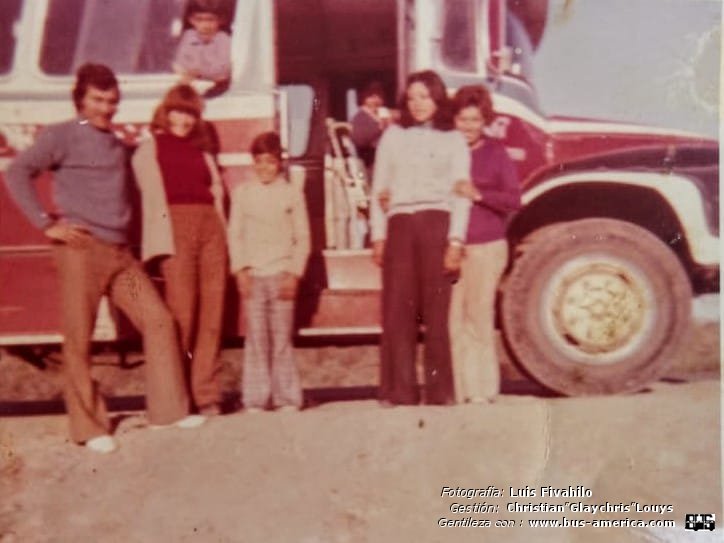 Bedford J6LZ1 - Serra - Transp.Unidos de Merlo
Línea 238 (Prov.Buenos Aires), interno 107

Fotografía: Miguel Divahilo
Gestión y gentileza: Christian "Glaychris" Louys
