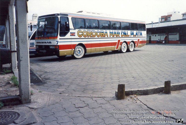 Mercedes-Benz O 371 RSD (en Argentina) - Córdoba Mar Del Plata
Córdoba - Mar del Plata, interno 7

Fotógrafo: desconocido
Scaneo: Gabriel Maluende
Colección: www.bus-america.com
