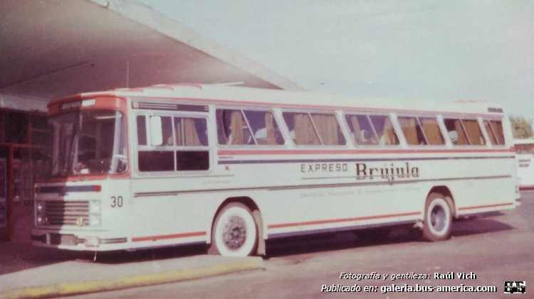 Volvo B 58 - Nielson Diplomata (para Paraguay) - Exp. Brújula
Exp. Brújula, unidad 30

Fotografía y gentileza: Raúl Vich

