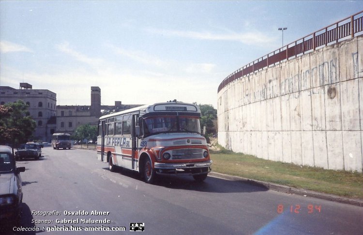 Mercedes-Benz LO 1114 - DIC Visión - La Perla
X.418130 - luego patente RMK 156

La Perla (Prov.Córdoba), patente provincial 493
Ex La Quebrada (Prov.Córdoba), patente provincial 493

Fotógrafo: Osvaldo "Ruso" Abner
Extraído de bolsa de fotografías del Coleclub
Scaneo: Gabriel Maluende
Colección: Bus América
