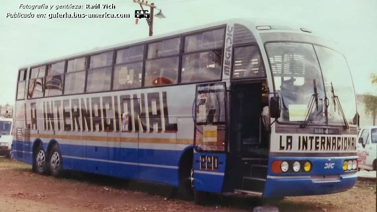 Scania K 112 - DIC Megadic 400 - La Internacional
La Internacional, interno 220

Fotografía y gentileza: Raúl Vich
