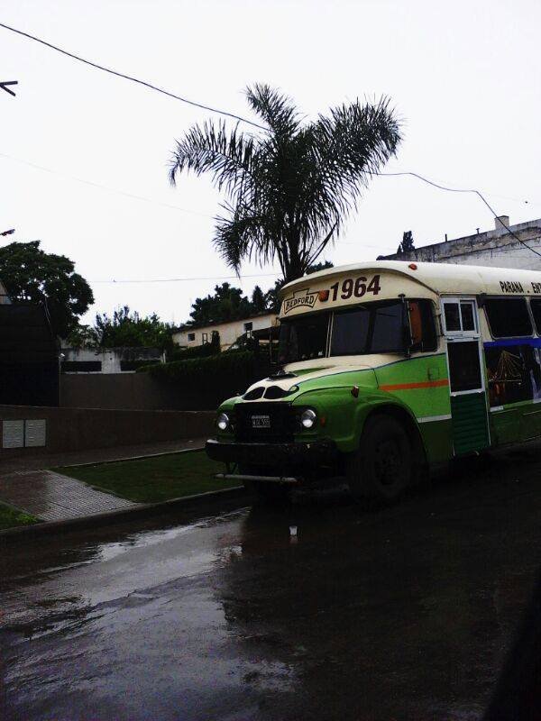 Bedford J6LZ1 - Caseros
U.018417 - WJB555 
http://galeria.bus-america.com/displayimage.php?pid=30909
http://galeria.bus-america.com/displayimage.php?pid=30907

Fotografía: Blas Schmidt
