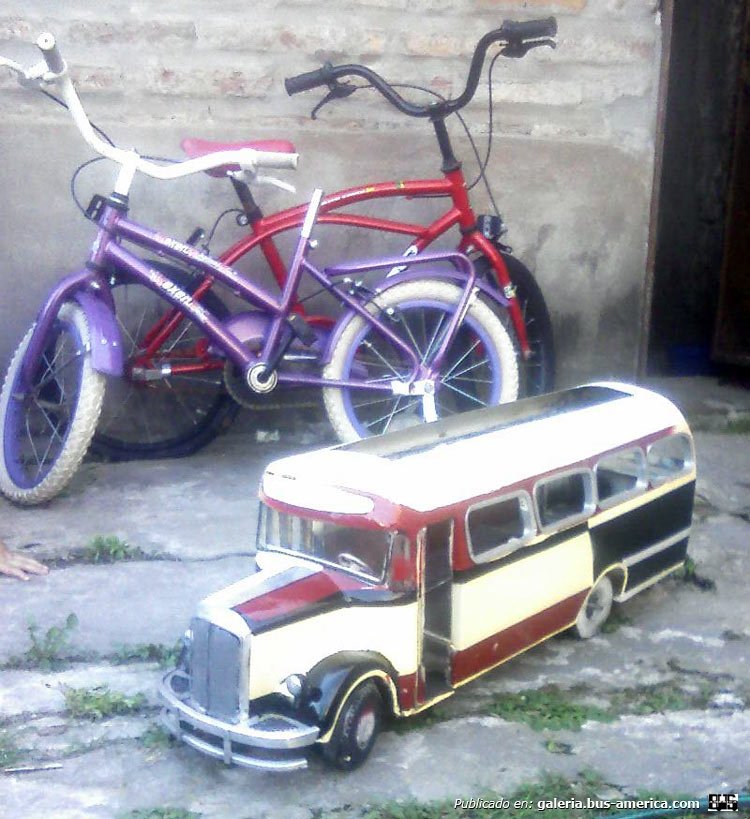 Mercedes-Benz LO 911 - Alcorta - Alte. Brown [maqueta]
Fotografía: José Valentín Villaba Baldo
