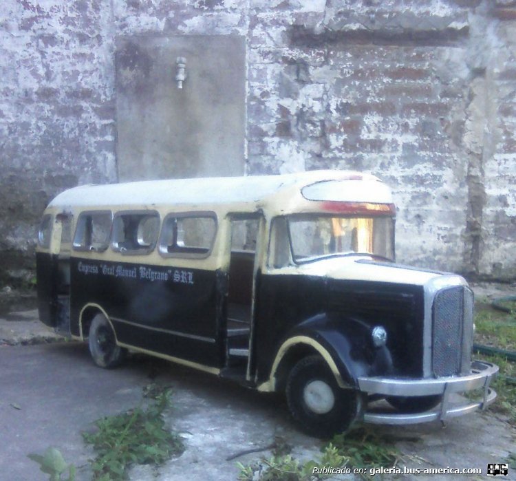 Mercedes-Benz LO 911 - Alcorta - Manuel Belgrano [maqueta]
Fotografía: José Valentín Villaba Baldo
