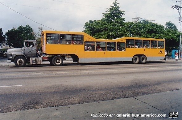 CZ - CZ - Metrobus
Y decimos que acá hubo camiones carrozados.

Fotografía: [url=https://www.excelenciasdelmotor.com/noticia/yo-vi-nacer-el-primer-camello-cubano]Excelencias del Motor.com[/url]
Foto extraída de: Fotopaises.com.
Palabras clave: f u r l a b u s