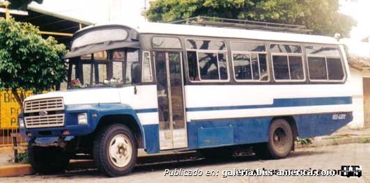 Ford F 700 D - El Indio  Campeón (en Bolivia)
Fot Bus America
Palabras clave: FURLABUS
