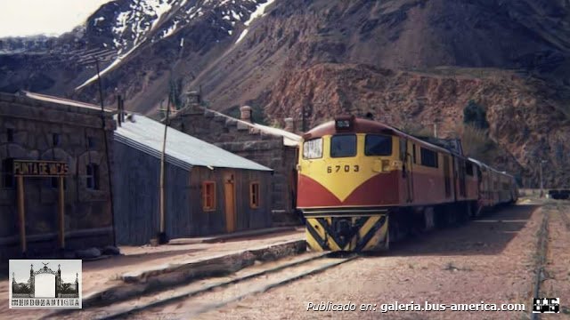 General Electric 95 T (en Argentina) - Ferrocarriles Argentinos
Fotógrafo: indeterminado de momento
En la fotografía: personas indeterminadas de momento
Extraído de: Mendoza Antigua
Palabras clave: furlabus