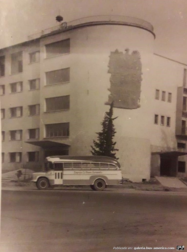 Bedford J6LZ1 - La Nueva Sarmiento
Línea 9 (San Juan)

Extraído de: Tiempo de San Juan
Originalmente extraídas de: San Juan Antiguo, en facebook
Fotografía: ¿?
Palabras clave: FURLABUS