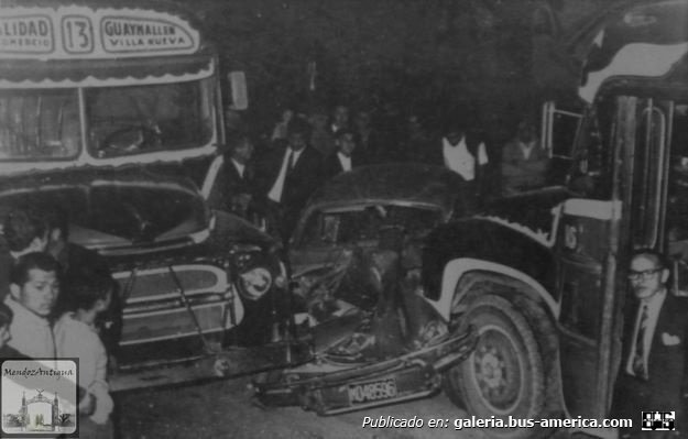 Dodge Kew - La Reina - Colectivos del Oeste
Línea 13 (Mendoza)

El colmo del Dauphine.

Justo te van a embocar dos omnibus de la misma empresa?.Foto Mendoza Antigua.com.
Palabras clave: f u r l a b u s