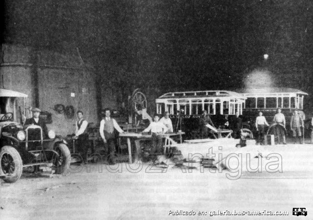 Ortega
Taller Carrocerias Ortega año 1925.

Extraído de: Mendoza Antigua .com
Palabras clave: f u r l a b u s