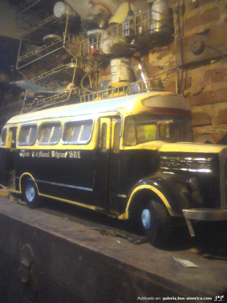 Mercedes-Benz LO 911 - Alcorta - Manuel Belgrano (Maqueta)
MAQUETA LO 911 ALCORTA 70-71
