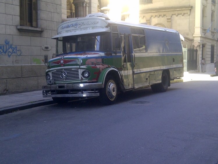 Mercedes-Benz LO 1114 - El Indio - Particular
C 1043843 - RGK 094

http://galeria.bus-america.com/displayimage.php?pid=21153
http://galeria.bus-america.com/displayimage.php?pid=38201
http://galeria.bus-america.com/displayimage.php?pid=38810
http://galeria.bus-america.com/displayimage.php?pid=41472
