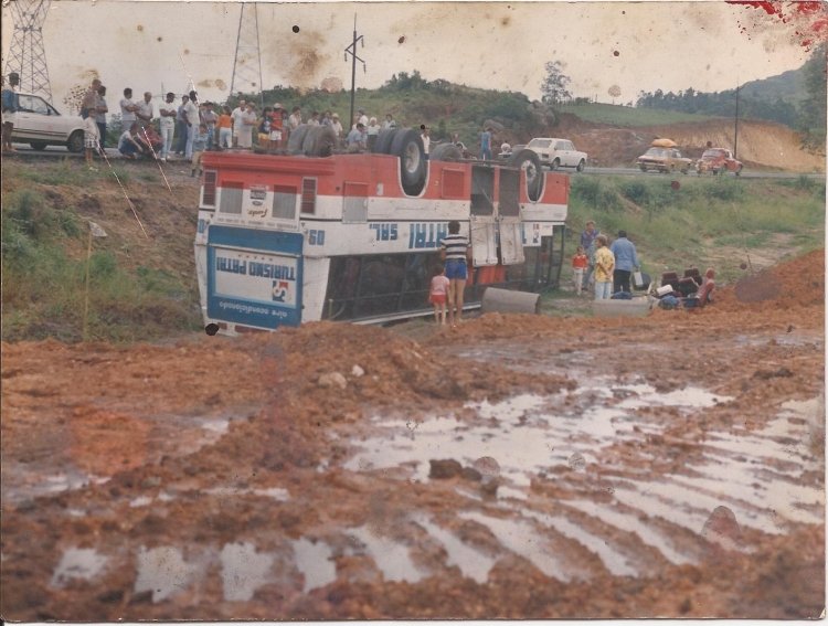 Mercedes-Benz - Troyano Funke 2001 - Turismo Patri 
Interno 09
