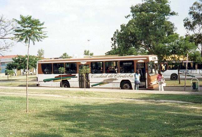 VIEJOS COLECTIVOS
AUTOMATICO, BUSCO MAS FOTOS DE ESTOS COLECTIVOS PINTADOS ASI O COMO ERAN LOS DEMAS DE LA CIUDAD DE CORDOBA DEL AÑO 1995
