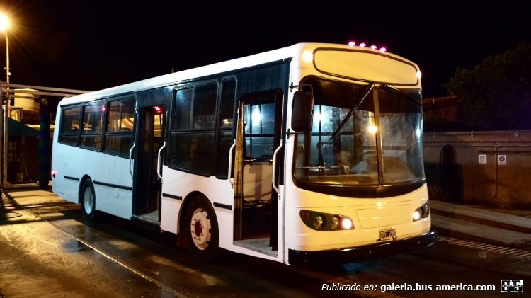 Mercedes-Benz OH 1115 L - M.O.Q.S.A. - Rastreador Fournier
Ex Coche 40, ultima foto del mismo dentro de la Empresa ya que fue vendido, el estado en el que se encuentra tranquilamente podria haber seguido en la linea y mas tratandose de un piso bajo, hasta siempre! 

Imagen: Leo Molina (leobahia24)
