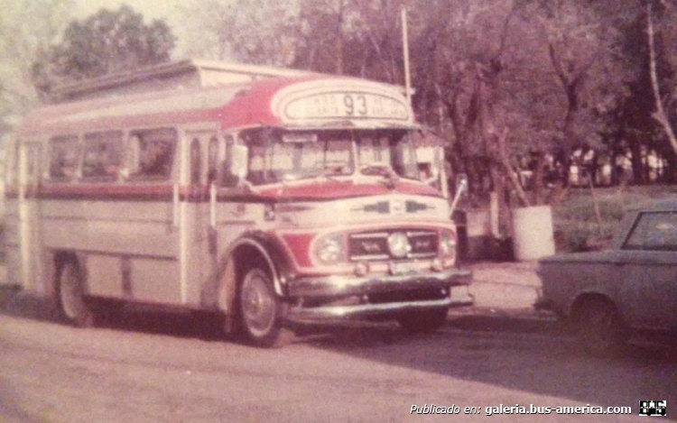 Mercedes-Benz LO 1114 - El Indio - La Nueva Era
C 602775
Línea 93 - Interno 65
Coche 65 tomada por Horacio Donadío en la estación de Munro, donde parábamos antigüamente.

http://galeria.bus-america.com/displayimage.php?pid=34519
http://galeria.bus-america.com/displayimage.php?pid=34520
Palabras clave: guiyote 65