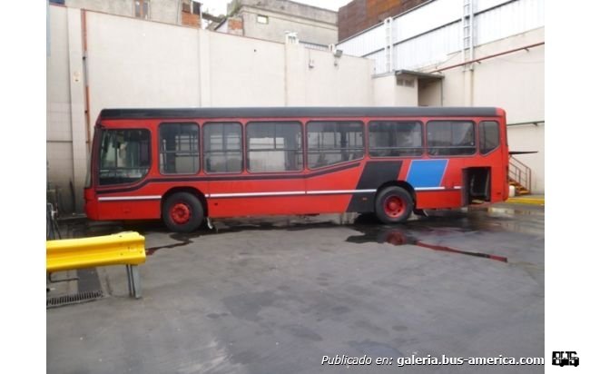 Mercedes-Benz OH 1521 L - Marcopolo - Particular
Ex 168 , otra forma de hacer el duelo, jajaja

Publicado en OLX
