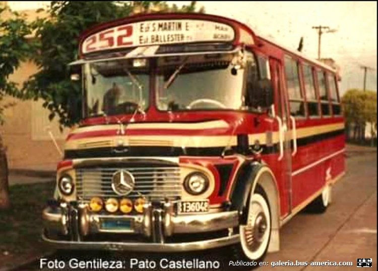 Mercedes-Benz LO 1114 - San Juan - José Hernández
B 2136048
Línea 252 - Interno 9

Fotografía: Pato Castellanos
Publicada en el fotolog La 252
