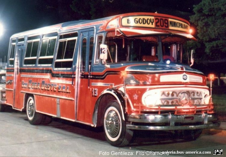 Mercedes-Benz LO 1114 - Bi-Met - Zona Oeste
Línea 209 - Interno 13

Fotografía: ¿? ¿Carlos Chamorro?
Colección: Miguel Calvi
