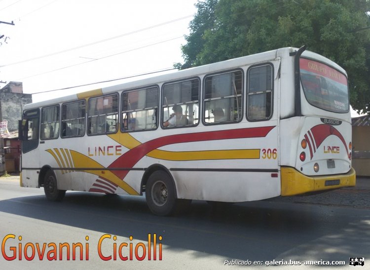 Mercedes-Benz OF 1318 - Busscar Urbanuss (en Paraguay) - Lince , Linea 26 , Interno 306 
APJ 202
http://galeria.bus-america.com/displayimage.php?pid=37604

Ñemby Acceso Sur
