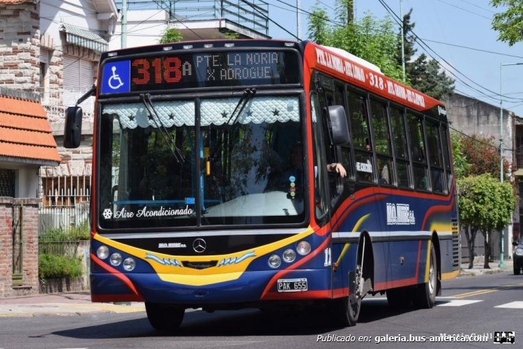 Mercedes-Benz OH 1618 L - Metalpar Iguazú - Micro Ómnibus Mitre S.A.
PAK 655
Línea 318 - Interno 12 
Decime si no es hermoso... De los nuevos Metalpar que adquirió "la Mitre", por la avenida Meeks en Temperley 
Palabras clave: 318 mitre metalpar iguazu linea318